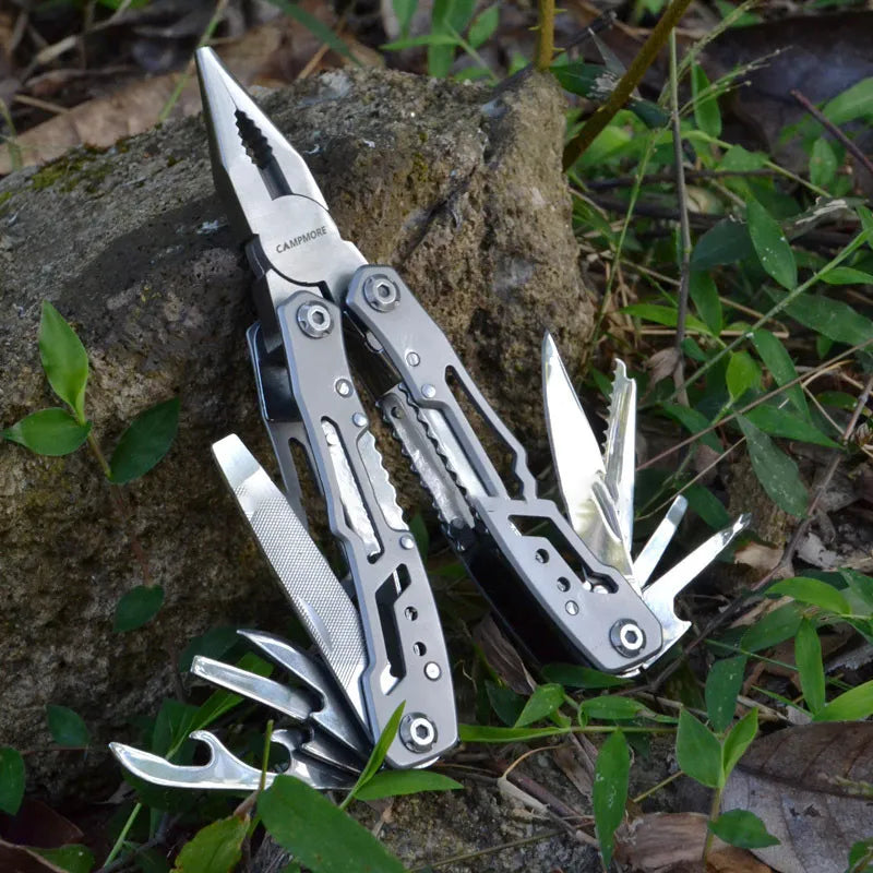 Votre Compagnon d'Aventure Ultime ! Multitool de Camping Tout-en-Un en Acier Inoxydable